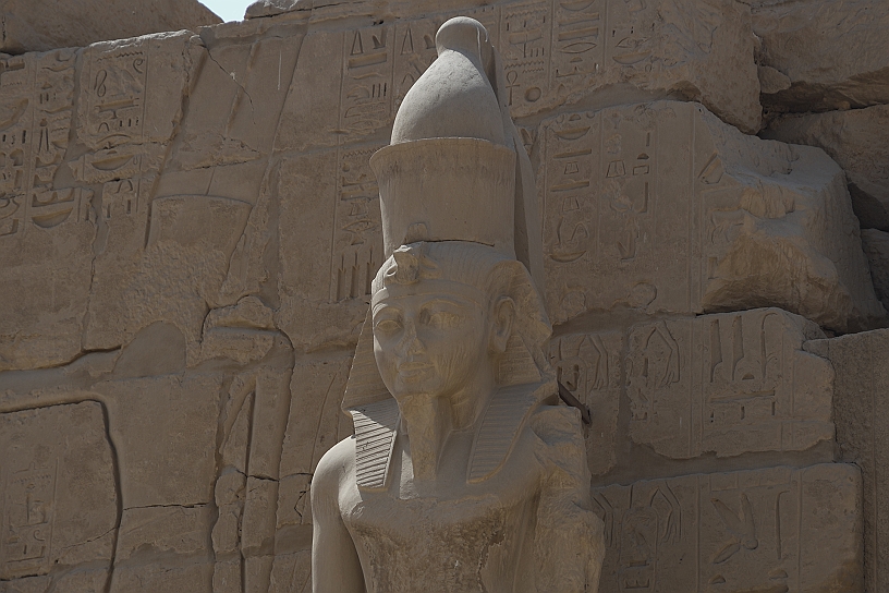 24 MAK_6118.jpg - Distruggere il naso equivaleva a impedire alla persona ritratta di respirare.